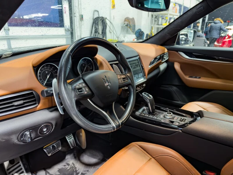 Maserati Levante Modena* AWD* АвтоКредит* (ЦЕНА ДО БГ), снимка 11 - Автомобили и джипове - 53226379