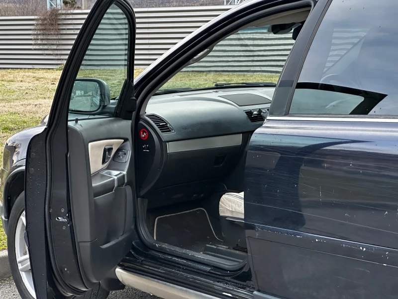 Volvo Xc90 2.4 R-Design, снимка 10 - Автомобили и джипове - 53539699