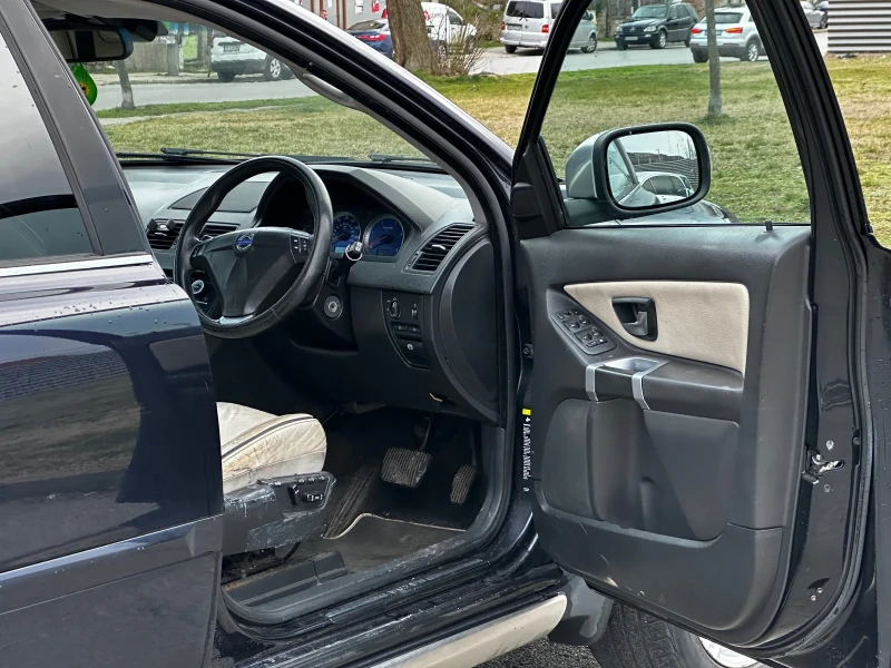 Volvo Xc90 2.4 R-Design, снимка 7 - Автомобили и джипове - 53539699