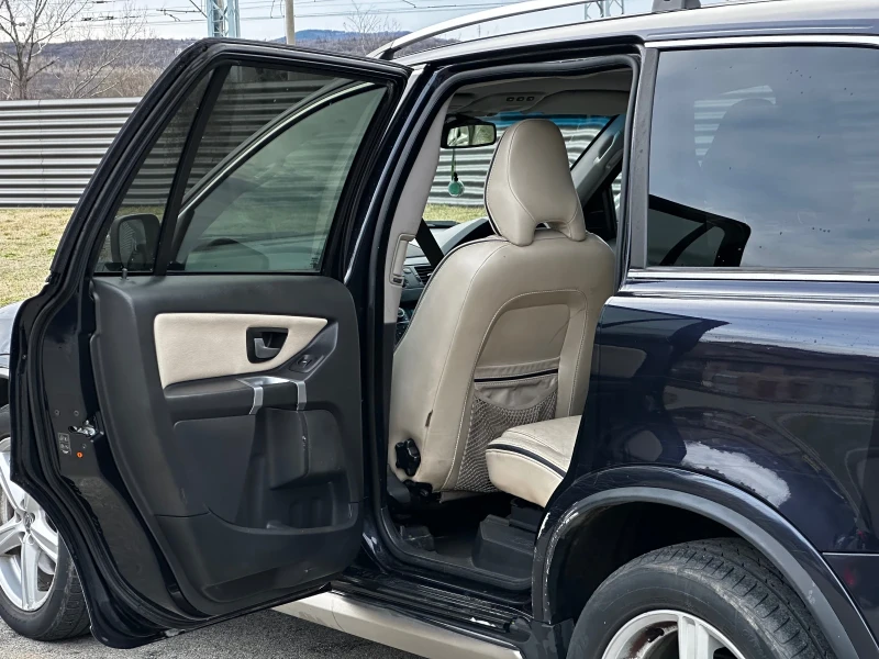 Volvo Xc90 2.4 R-Design, снимка 9 - Автомобили и джипове - 53539699