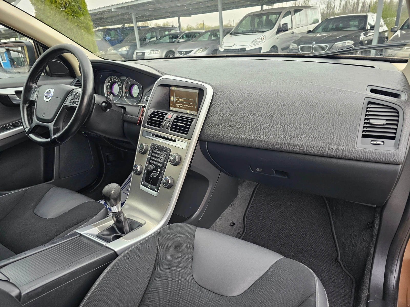 Volvo XC60 2.4 D5  AWD! ! КОЖА! ! КЛИМАТРОНИК - изображение 9