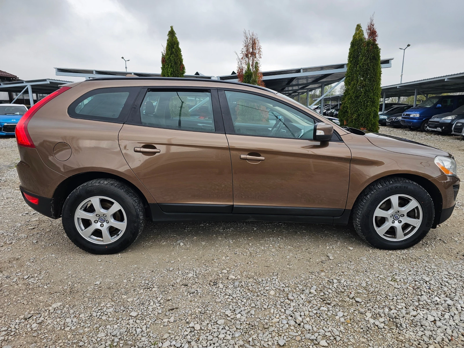 Volvo XC60 2.4 D5  AWD! ! КОЖА! ! КЛИМАТРОНИК - изображение 6
