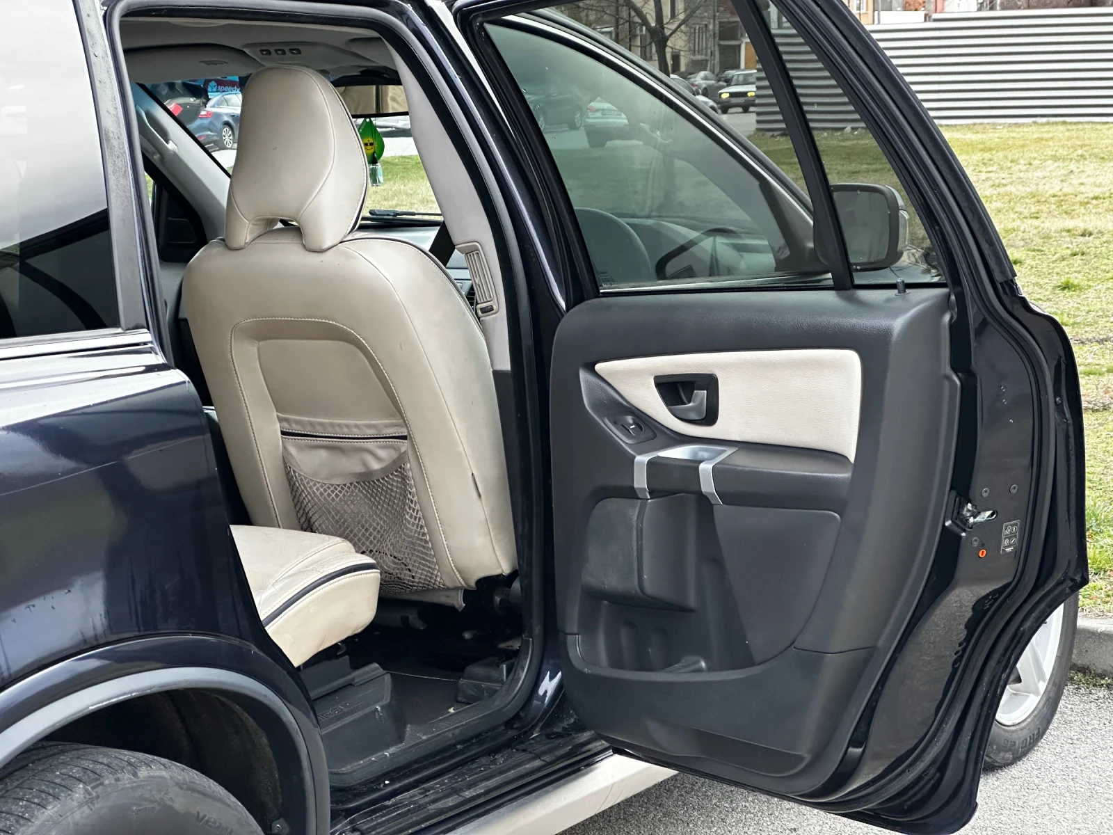 Volvo Xc90 2.4 R-Design - изображение 8