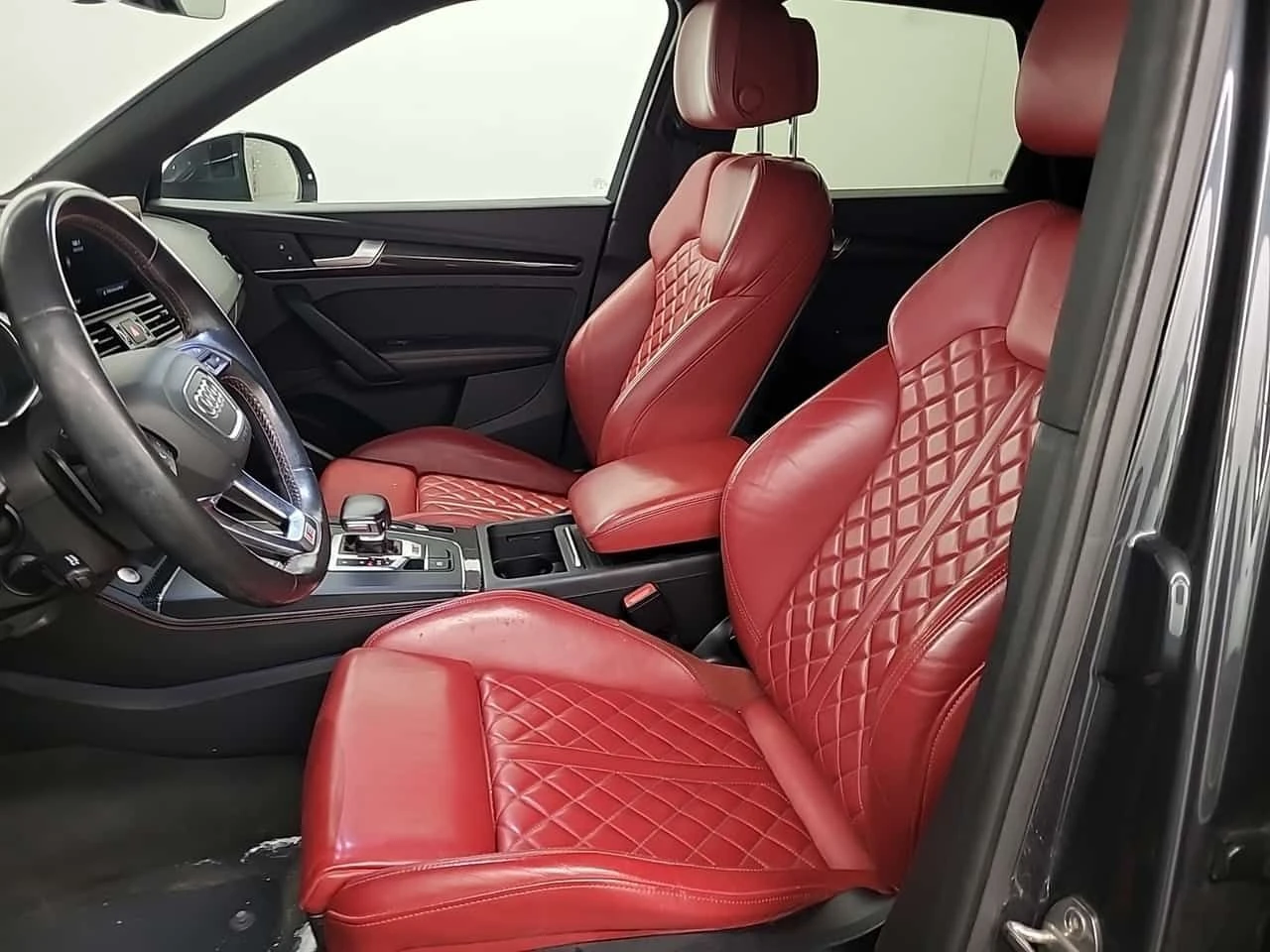 Audi SQ5 * ЧЕРВЕН САЛОН * ПАНОРАМА * , снимка 8 - Автомобили и джипове - 54120852