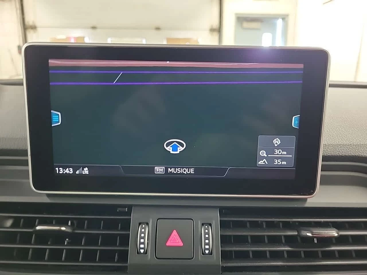 Audi SQ5 * ЧЕРВЕН САЛОН * ПАНОРАМА * , снимка 10 - Автомобили и джипове - 54120852