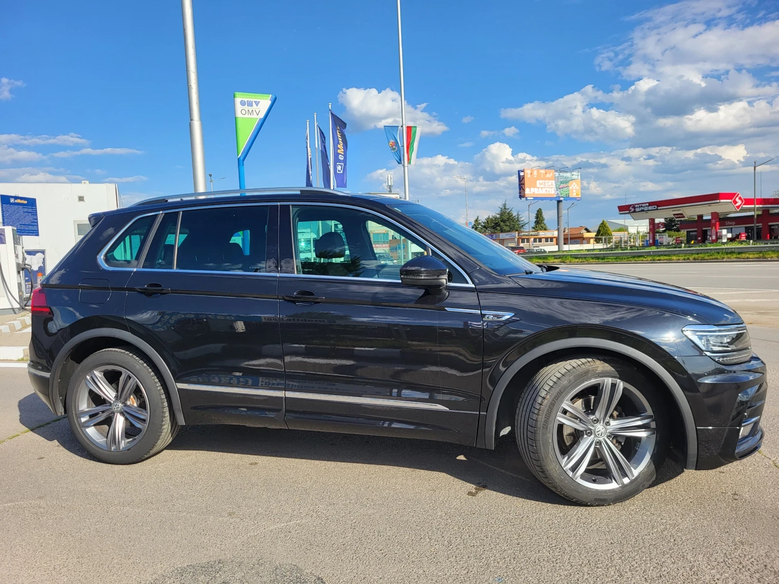 VW Tiguan 2.0 TDI 4MOTION 150 KC R-LINE EURO 6B, снимка 4 - Автомобили и джипове - 54345538
