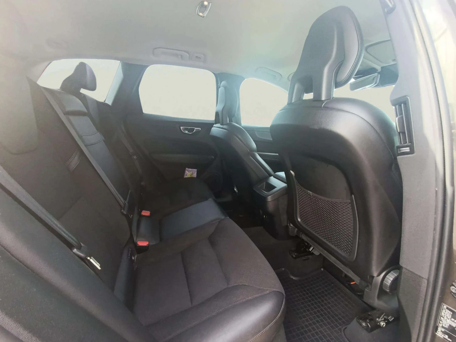 Volvo XC60 D4, снимка 10 - Автомобили и джипове - 54611378