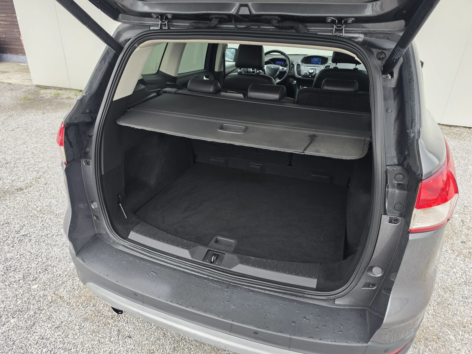 Ford Kuga 2.0TDCi 4x4 Titanium, снимка 12 - Автомобили и джипове - 54645169