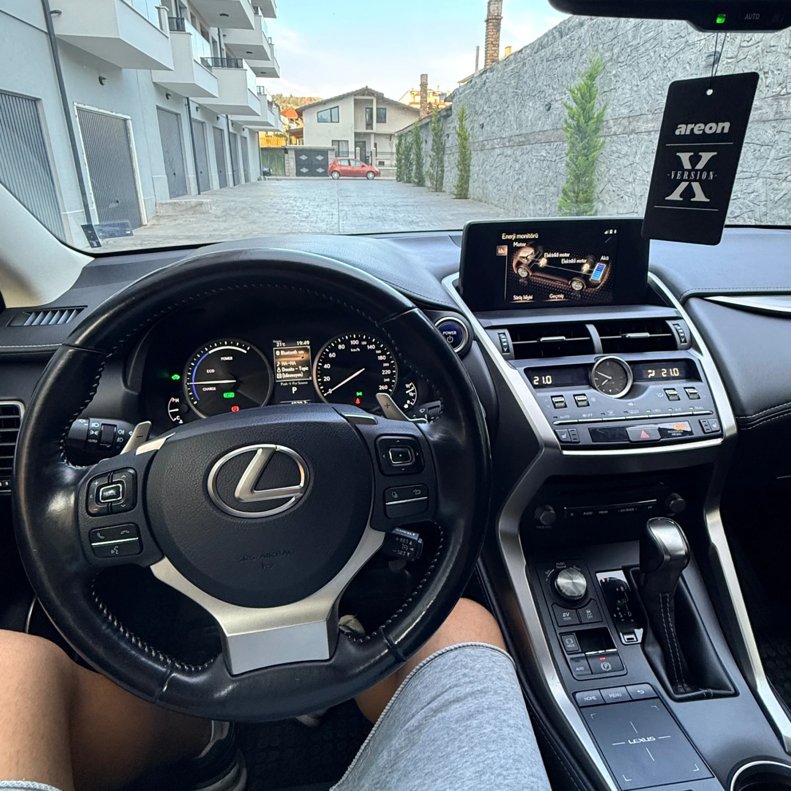 Lexus NX 300h, снимка 6 - Автомобили и джипове - 55832845