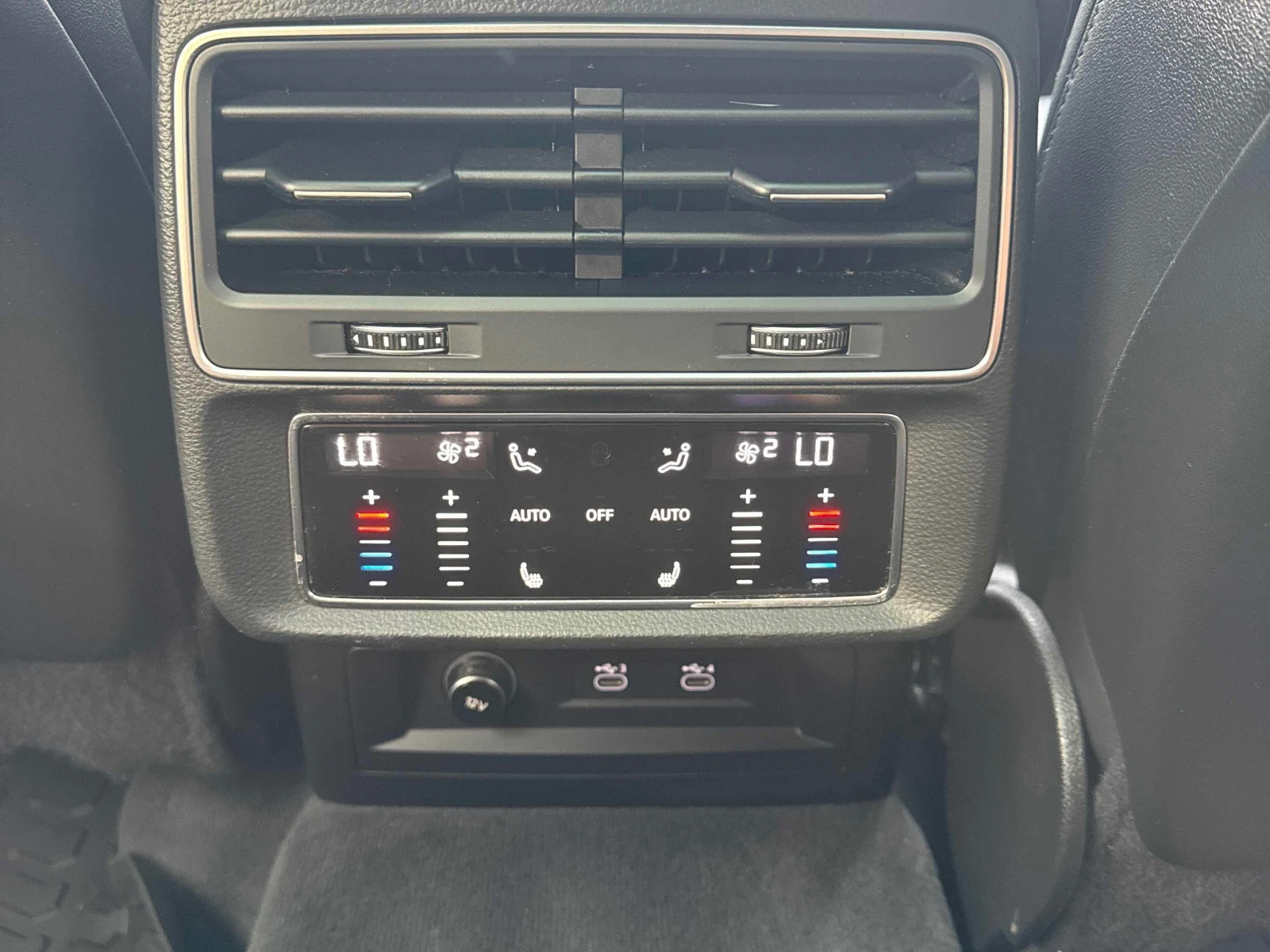 Audi Q8 Technik 55 TFSI quattro  CARFAX, снимка 10 - Автомобили и джипове - 55899225