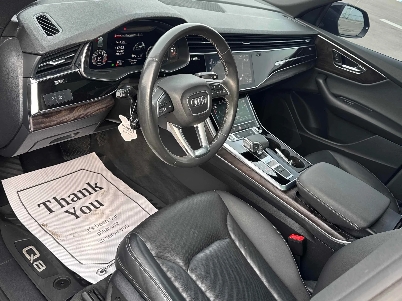 Audi Q8 Technik 55 TFSI quattro  CARFAX, снимка 5 - Автомобили и джипове - 55899225