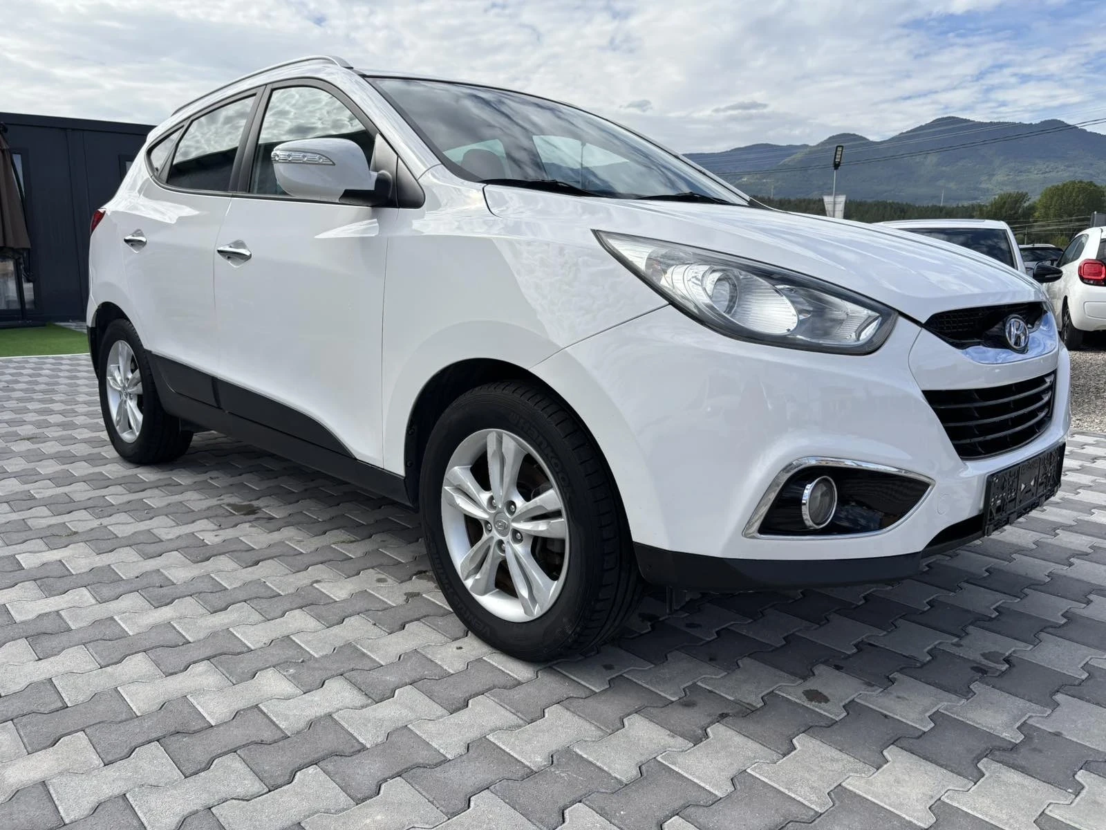 Hyundai IX35 1.7 , снимка 3 - Автомобили и джипове - 56145376