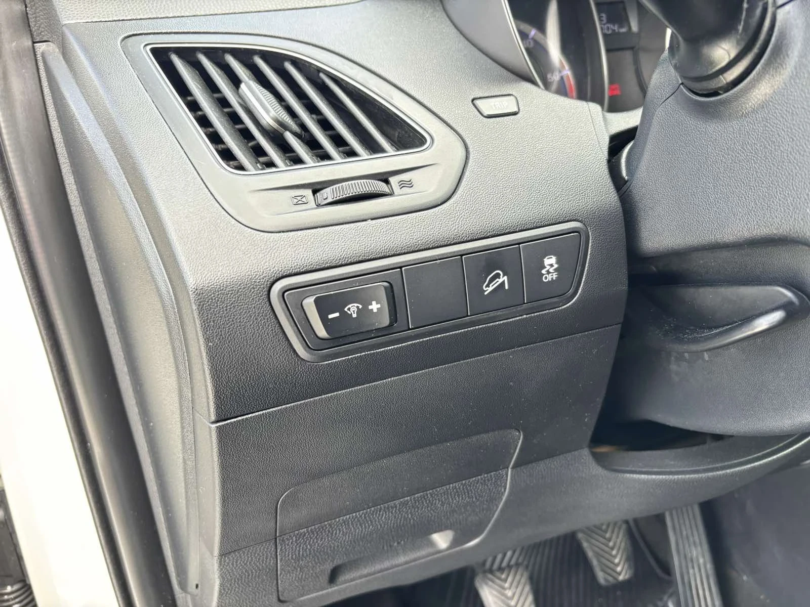 Hyundai IX35 1.7 , снимка 10 - Автомобили и джипове - 56145376