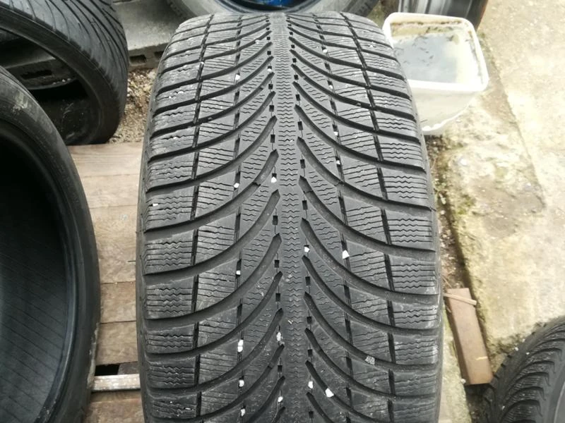 Гуми Зимни 255/50R19, снимка 1 - Гуми и джанти - 20432703