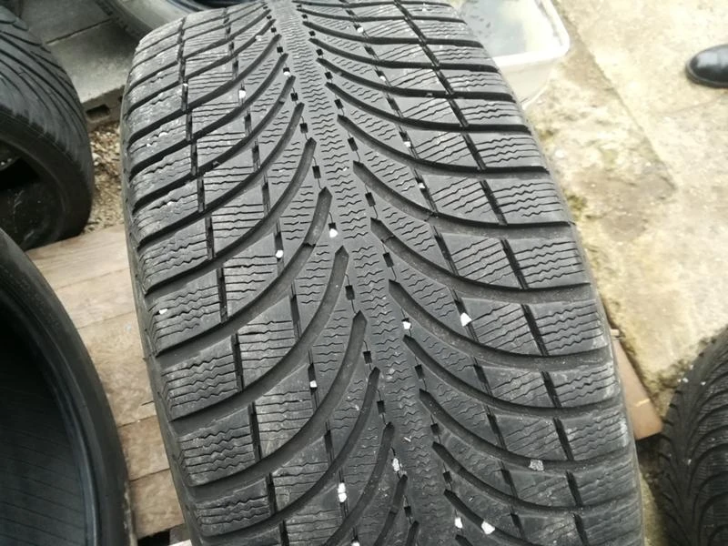 Гуми Зимни 255/50R19, снимка 2 - Гуми и джанти - 20432703