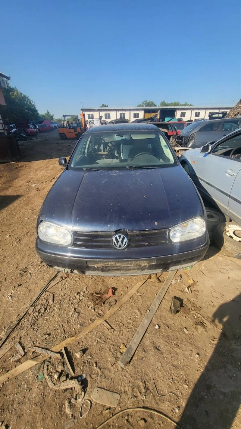 VW Golf 4, снимка 1 - Автомобили и джипове - 46741142