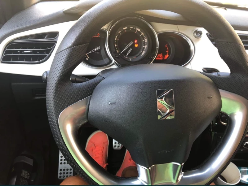 Citroen DS3 1.6 HDI, снимка 8 - Автомобили и джипове - 48011551