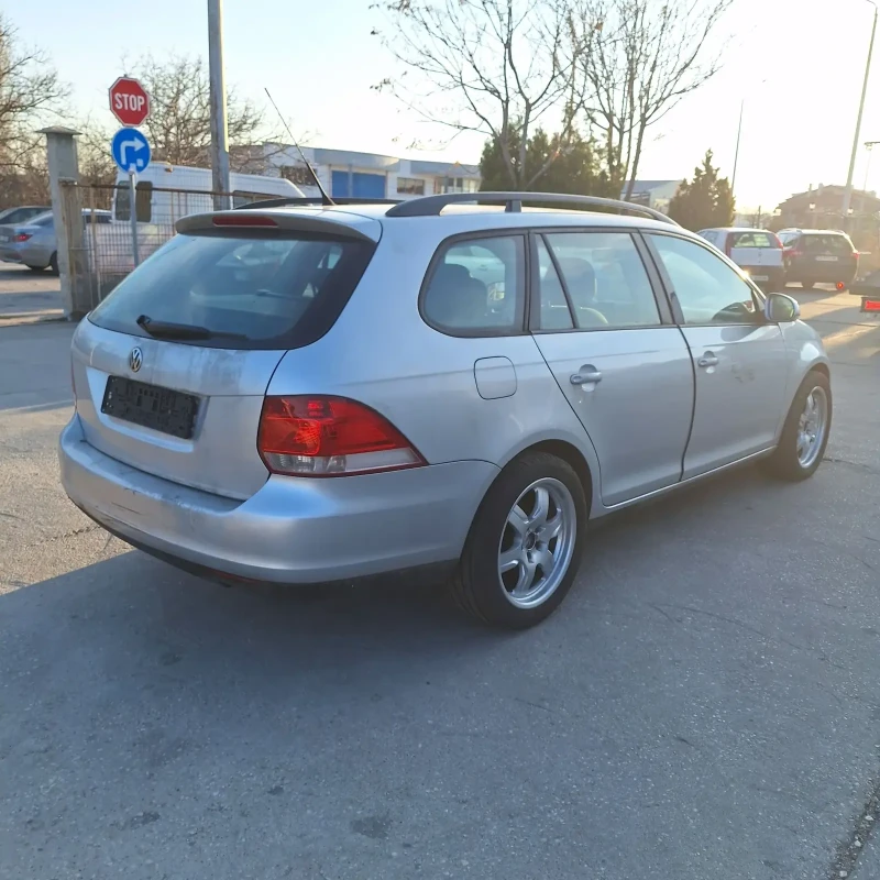 VW Golf, снимка 4 - Автомобили и джипове - 48521333