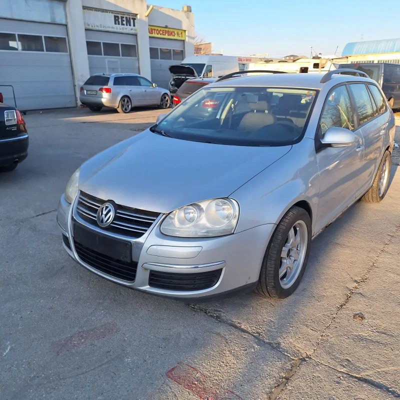 VW Golf, снимка 1 - Автомобили и джипове - 48521333