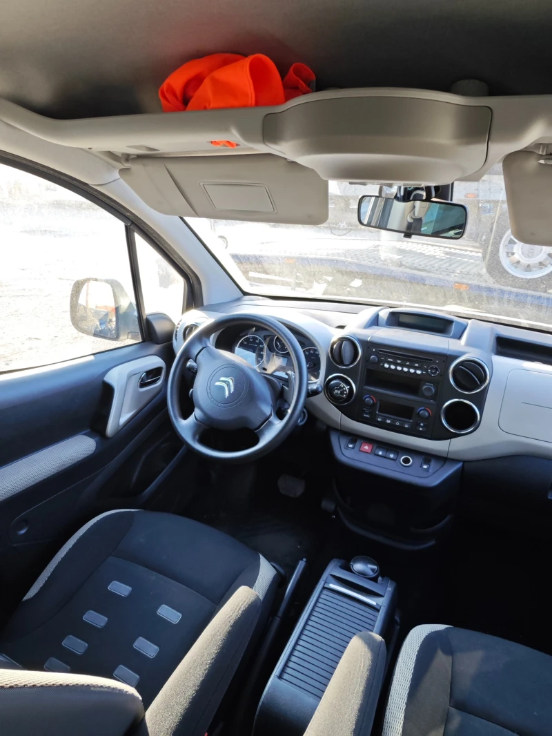 Citroen Berlingo 1.6HDI НОВИЯТ ФЕЙС, снимка 11 - Автомобили и джипове - 49112554