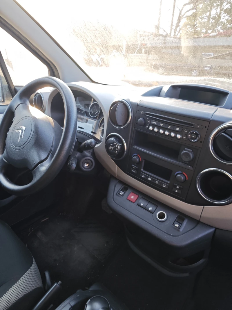 Citroen Berlingo 1.6HDI НОВИЯТ ФЕЙС, снимка 13 - Автомобили и джипове - 49112554