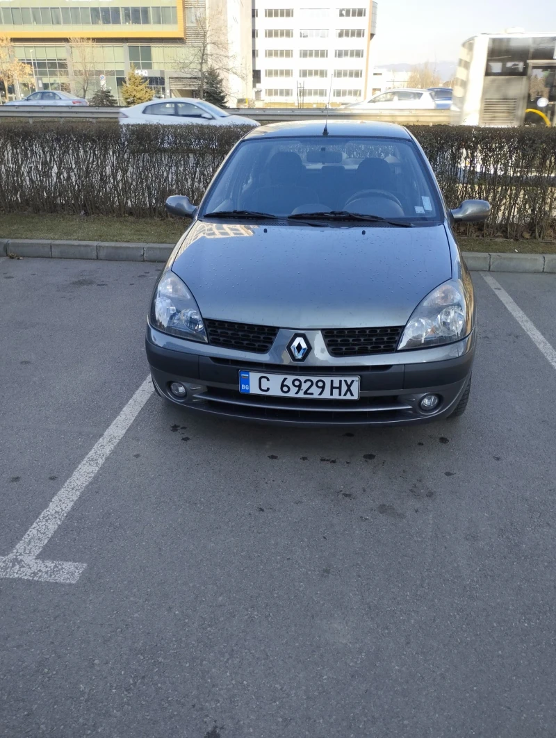 Renault Clio Седан, снимка 4 - Автомобили и джипове - 49309258