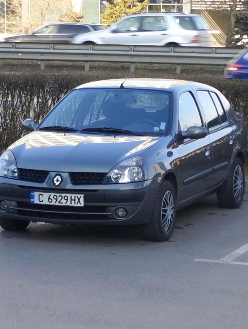 Renault Clio Седан, снимка 1 - Автомобили и джипове - 49309258