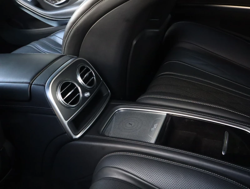 Mercedes-Benz S 63 AMG 4Matic/Burmester/HuD/Carbon/Night/Камера 360/Керам, снимка 17 - Автомобили и джипове - 52485855