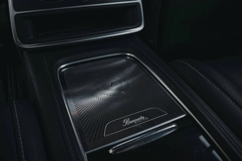 Mercedes-Benz S 63 AMG 4Matic/Burmester/HuD/Carbon/Night/Камера 360/Керам, снимка 10 - Автомобили и джипове - 52485855