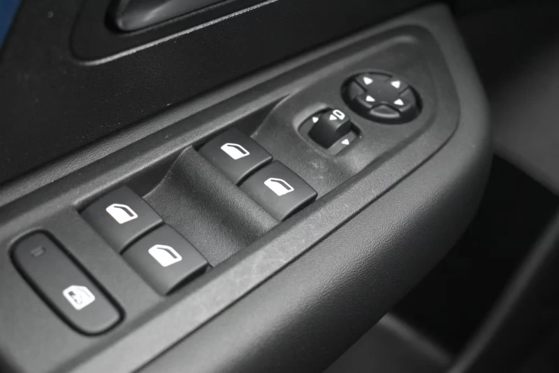 Citroen C4 eFEEL-PACK/136HP/HUD/CAM/LED/NAVI/DIGI/631g, снимка 13 - Автомобили и джипове - 52546890