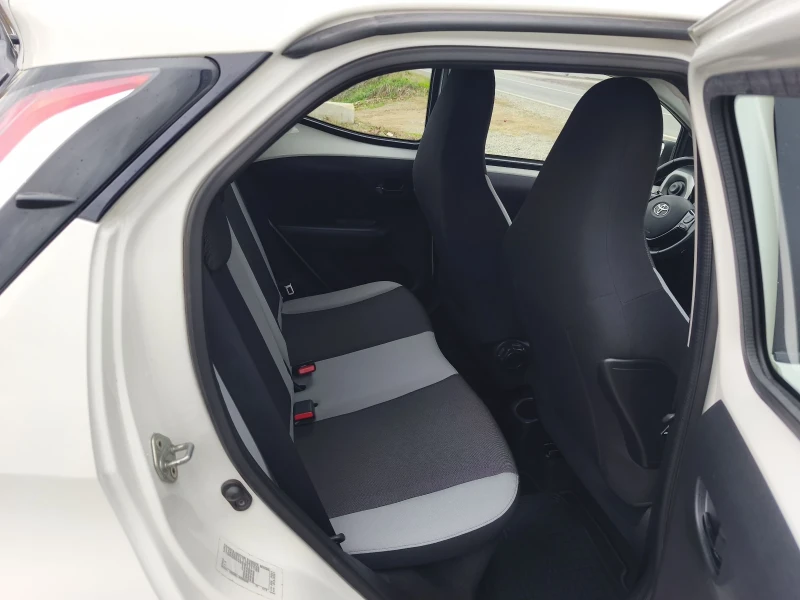 Toyota Aygo, снимка 11 - Автомобили и джипове - 52639152
