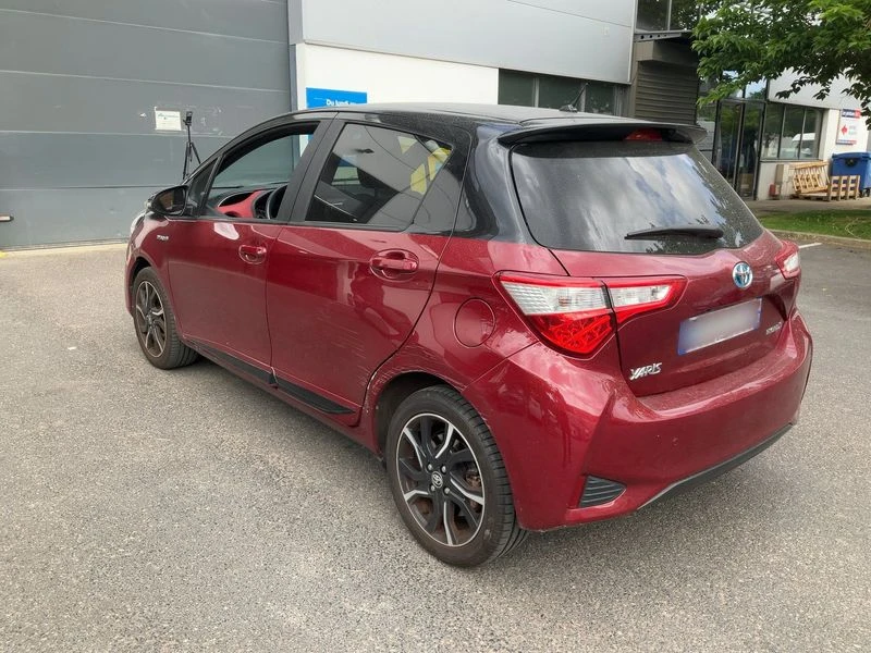 Toyota Yaris 1.5 Hybrid Collection, снимка 4 - Автомобили и джипове - 54451768