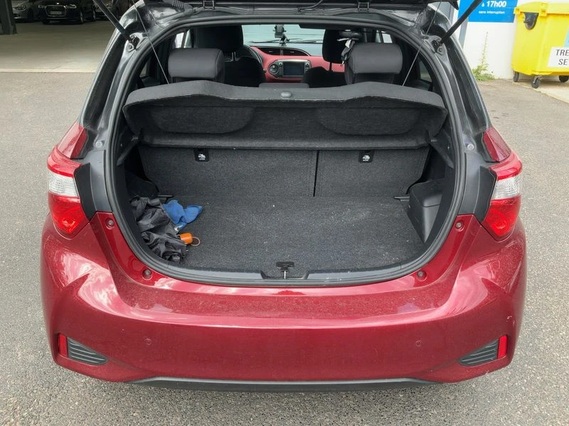 Toyota Yaris 1.5 Hybrid Collection, снимка 6 - Автомобили и джипове - 54451768