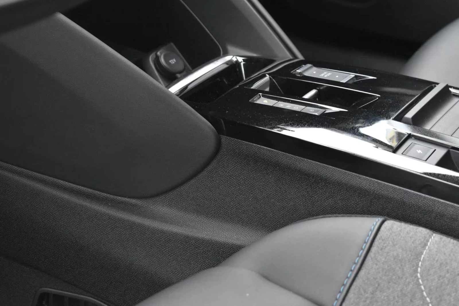 Citroen C4 eFEEL-PACK/136HP/HUD/CAM/LED/NAVI/DIGI/631g | Mobile.bg � ����������� 12