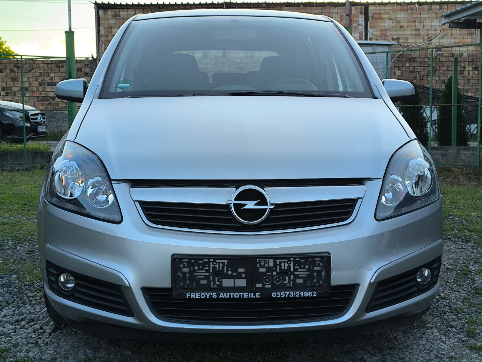 Opel Zafira -FACE LIFT-1.9CDTI-150кс-7 места-6 скорости-КЛИМА-, снимка 8 - Автомобили и джипове - 54604932