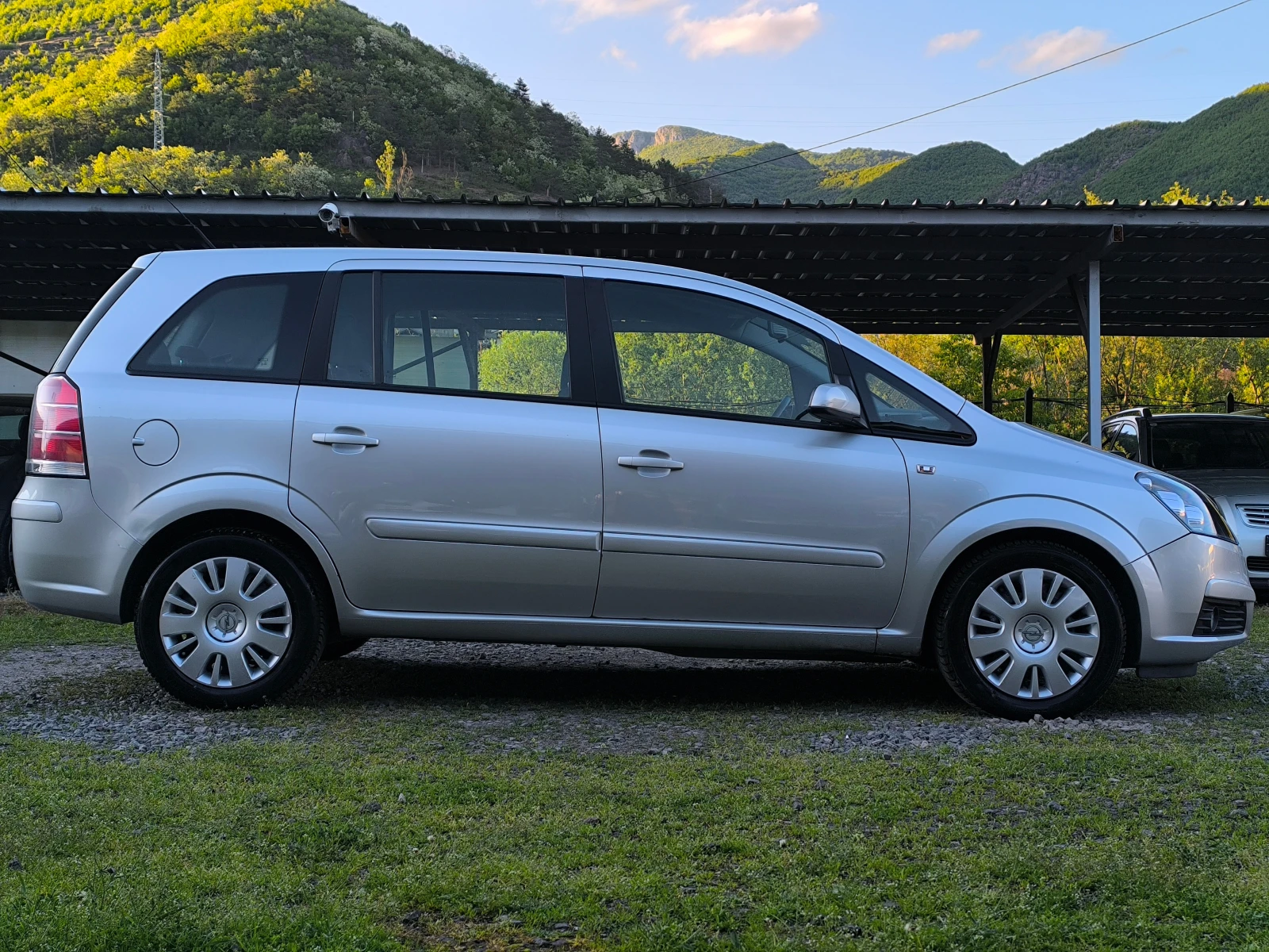 Opel Zafira -FACE LIFT-1.9CDTI-150кс-7 места-6 скорости-КЛИМА-, снимка 2 - Автомобили и джипове - 54604932