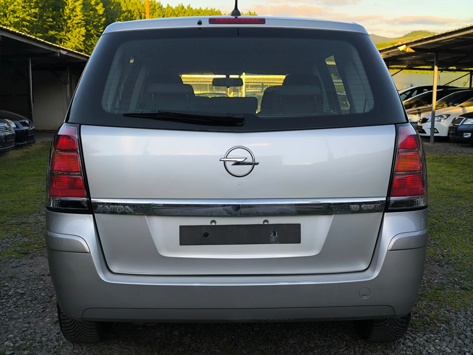 Opel Zafira -FACE LIFT-1.9CDTI-150кс-7 места-6 скорости-КЛИМА-, снимка 4 - Автомобили и джипове - 54604932