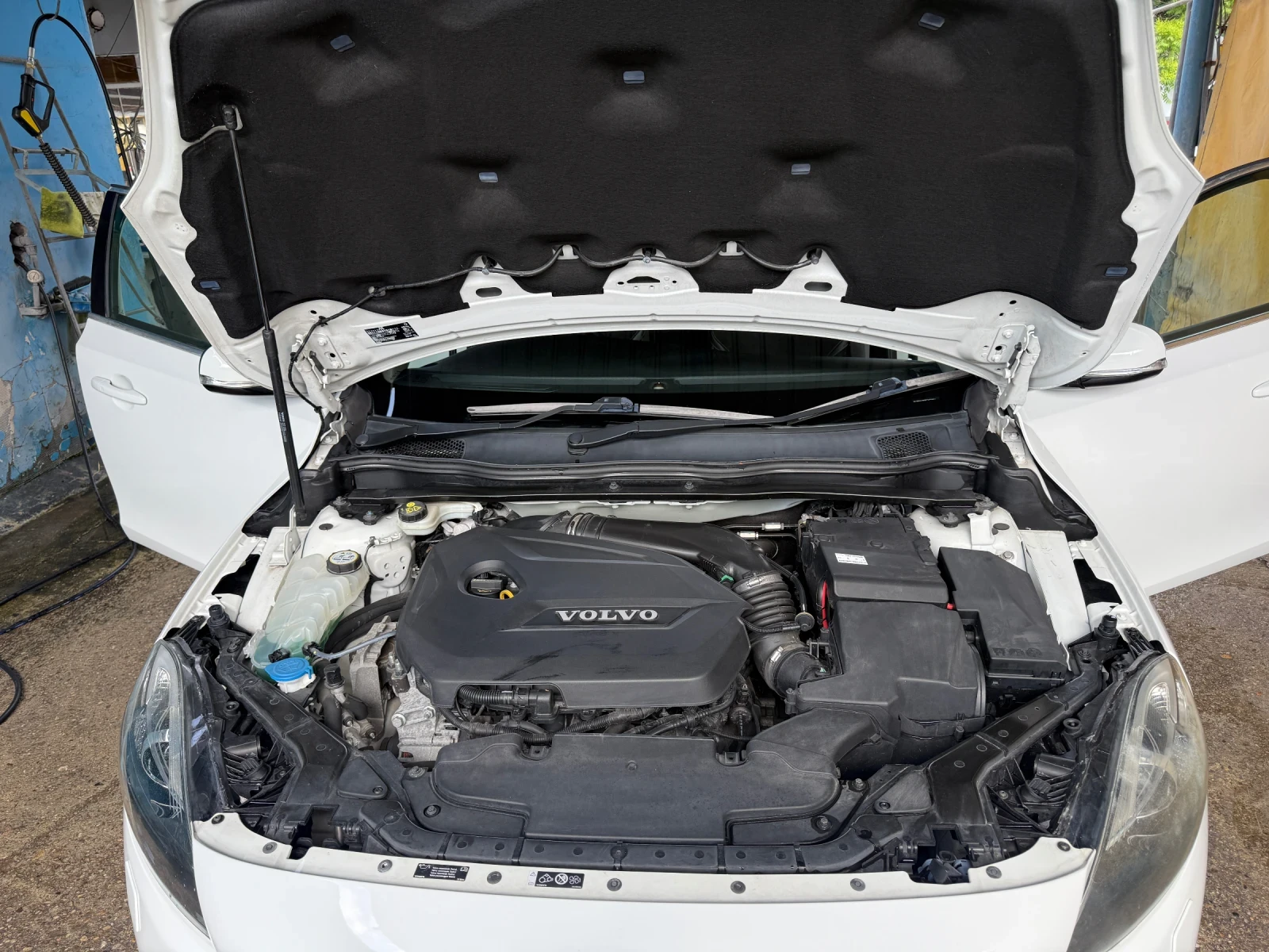 Volvo V40, снимка 7 - Автомобили и джипове - 54682953