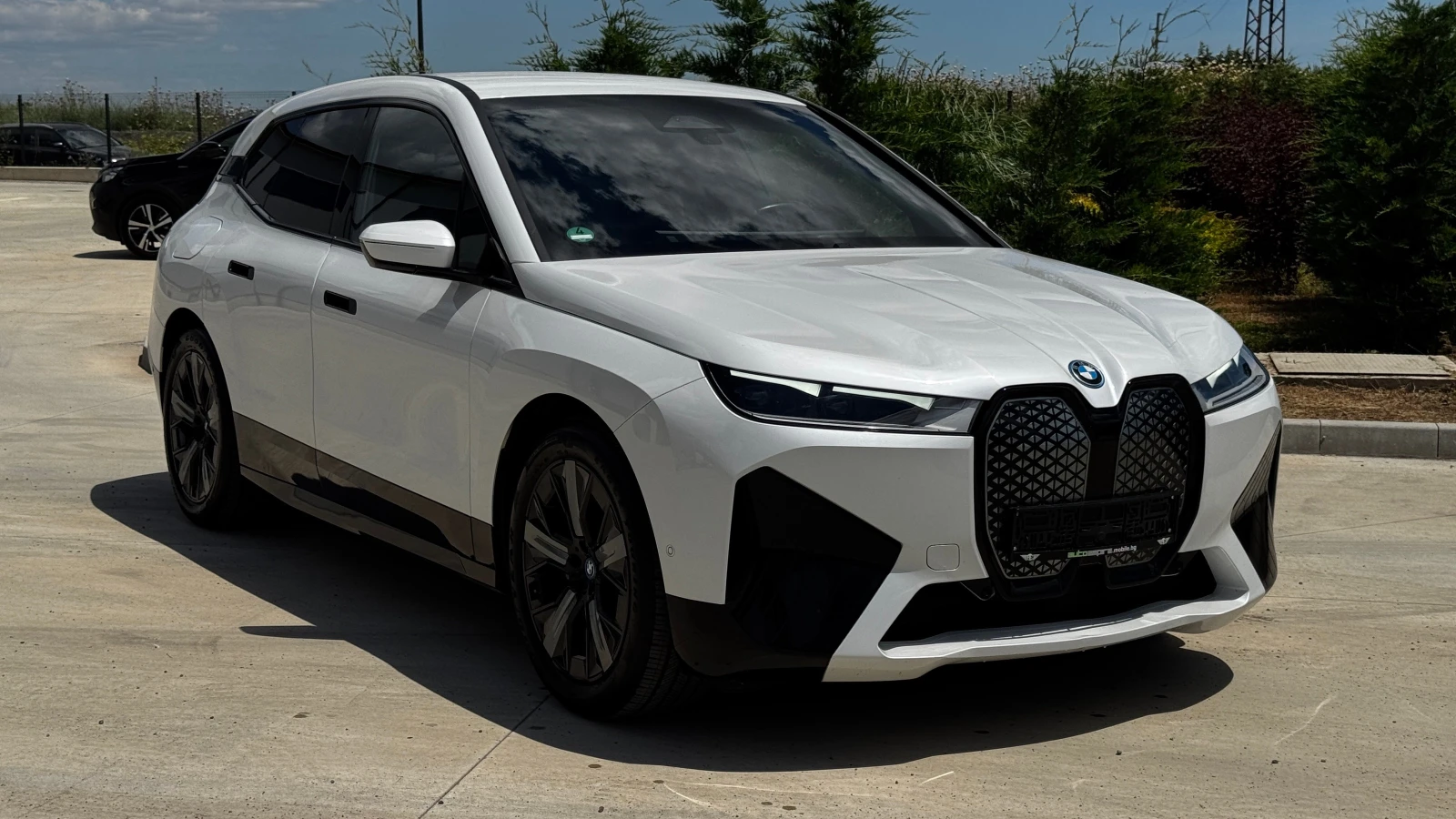 BMW iX xDrive40 Sport Paket 🇩🇪, снимка 3 - Автомобили и джипове - 54973071