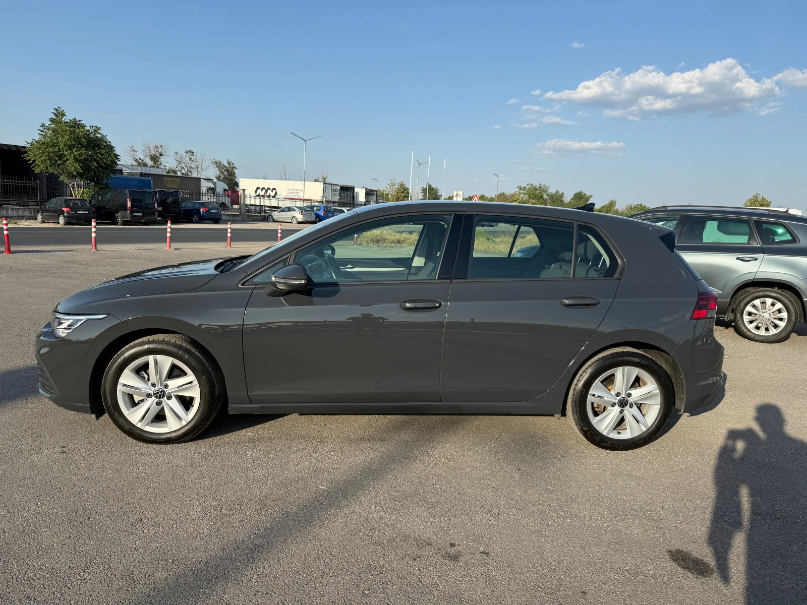 VW Golf 1.5 E-TSI 150кс А/Т, снимка 2 - Автомобили и джипове - 55779193