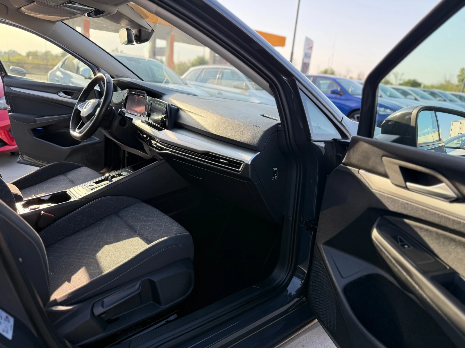 VW Golf 1.5 E-TSI 150кс А/Т, снимка 9 - Автомобили и джипове - 55779193