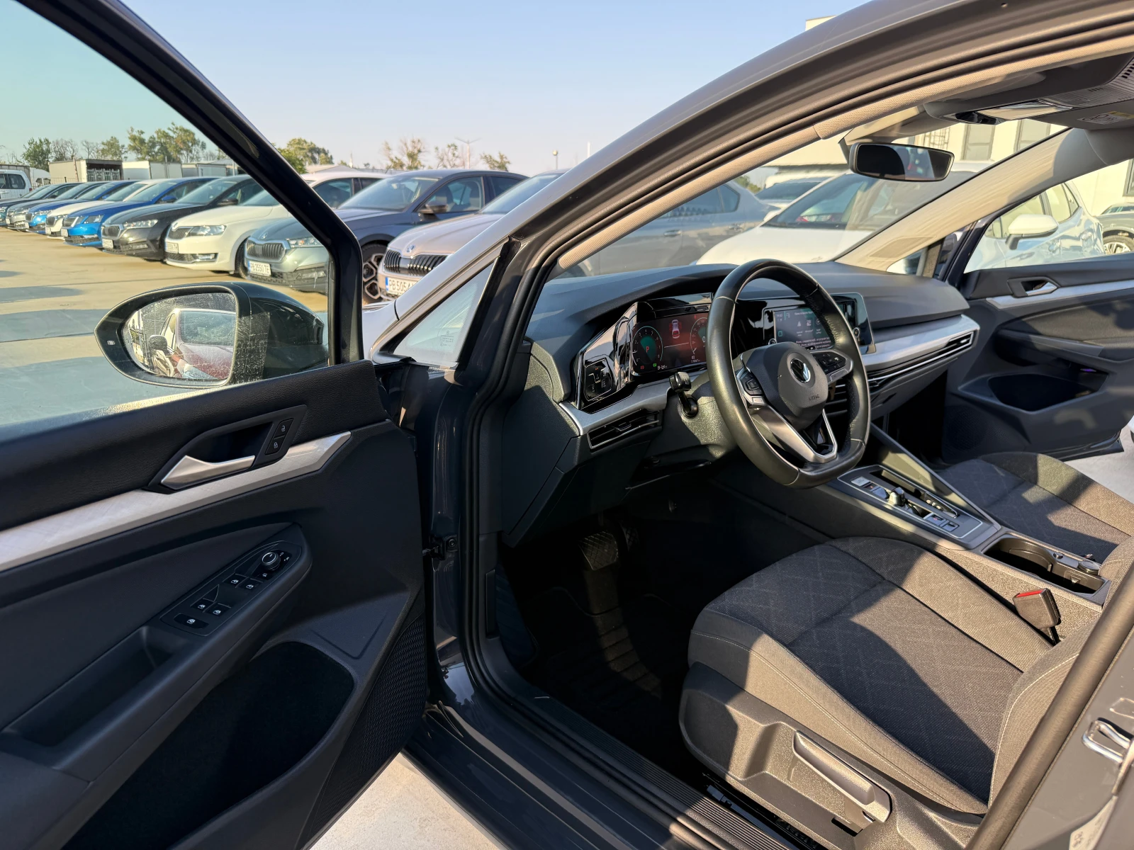 VW Golf 1.5 E-TSI 150кс А/Т, снимка 13 - Автомобили и джипове - 55779193
