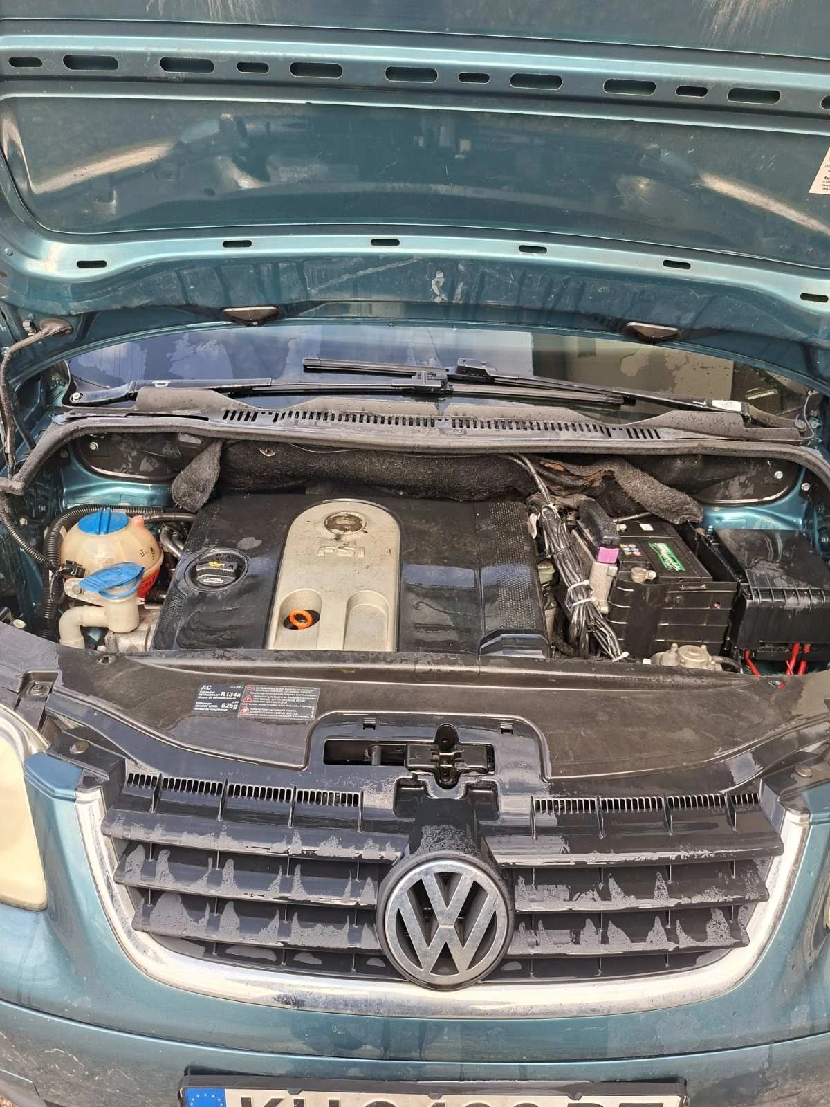 VW Touran 1.6 FSI , снимка 4 - Автомобили и джипове - 55891265