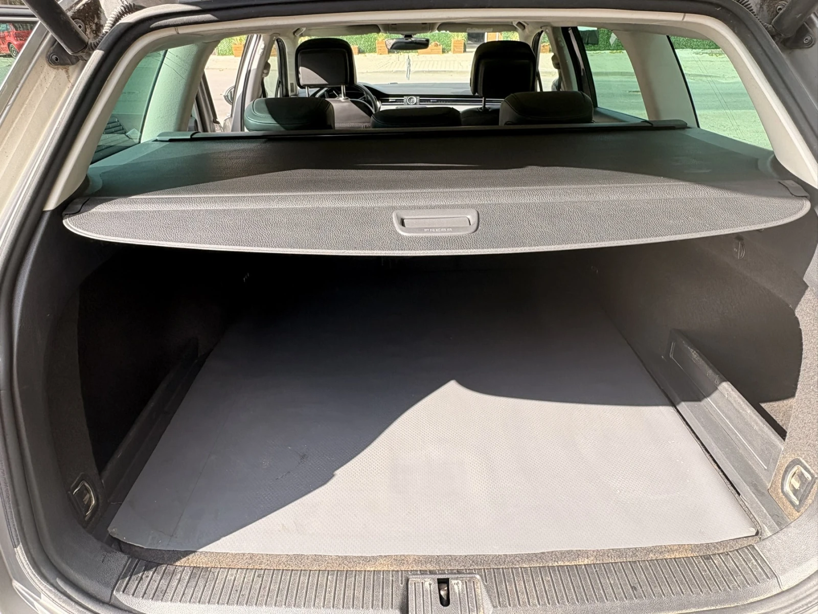 VW Passat 2.0 tdi, снимка 7 - Автомобили и джипове - 56313727
