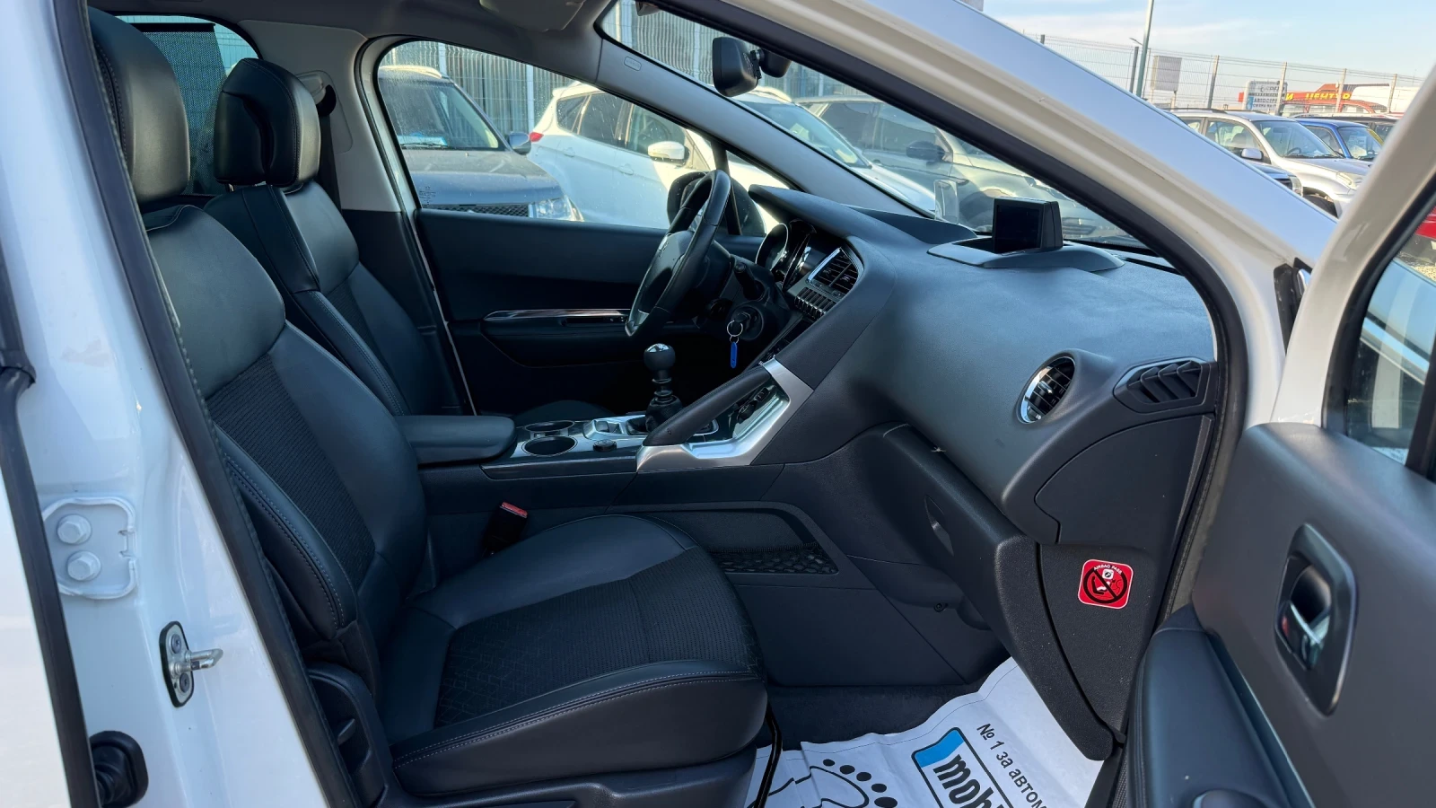 Peugeot 3008 1.6 HDI, снимка 9 - Автомобили и джипове - 56582655