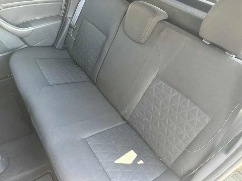 Dacia Duster 1.6* 105ps* НАВИ* FACE* КЛИМАТИК, снимка 14 - Автомобили и джипове - 51523768