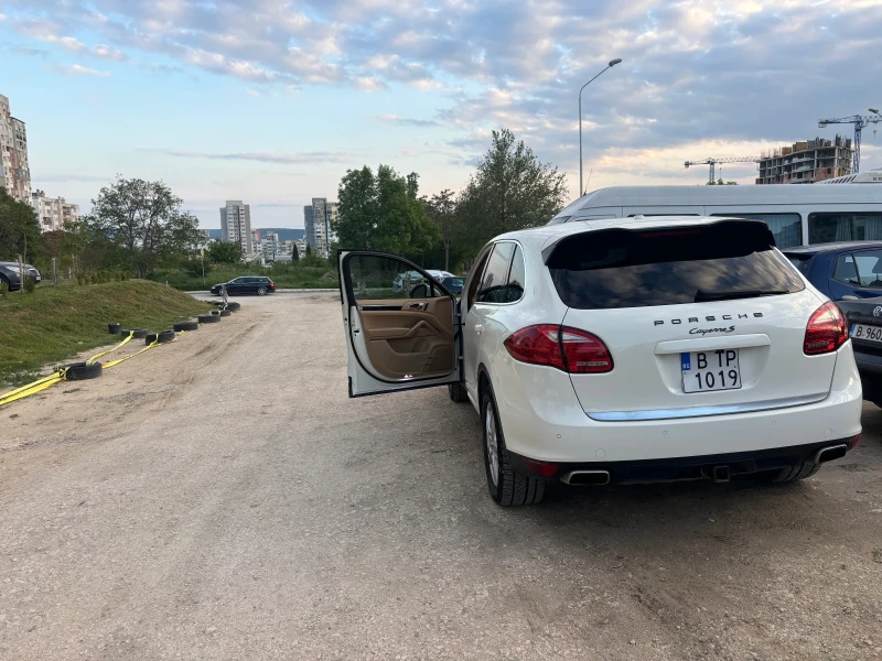 Porsche Cayenne, снимка 7 - Автомобили и джипове - 52351176