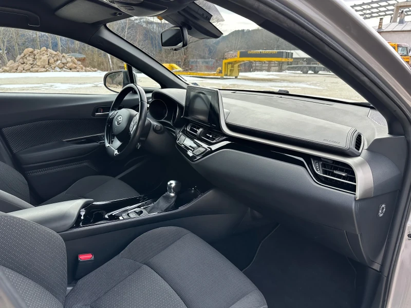 Toyota C-HR 1.8i HYBRID KEYLESS GO DISTRONIC, снимка 10 - Автомобили и джипове - 53091211