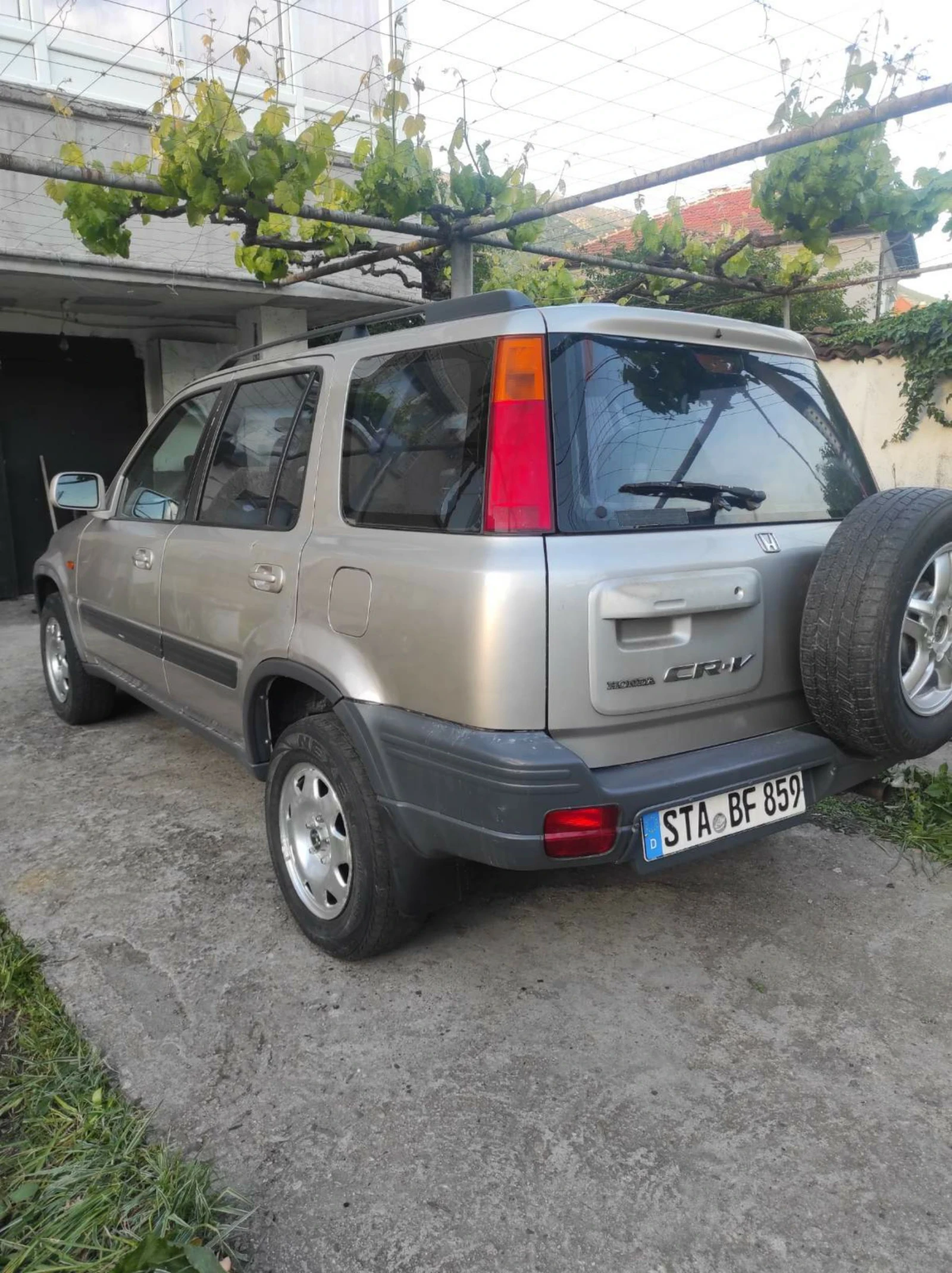 Honda Cr-v 2.0 клима 4х4 - изображение 7