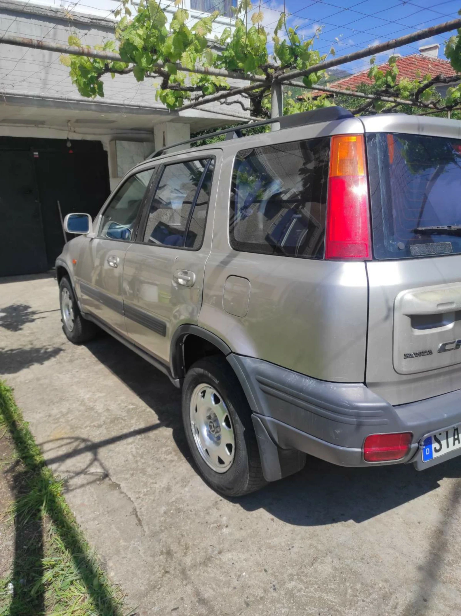 Honda Cr-v 2.0 клима 4х4 - изображение 3